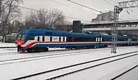 ロシア鉄道が所有するDR1B形500番台は窓周りや車内の仕様が変更されている（DR1B-1515編成）
