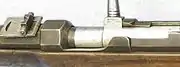 ドライゼ銃の機関部:ボルトハンドルの根元はレシーバ上部の突起と嵌合してロックされ、ボルト先端は銃身後端のテーパ部と嵌合している