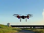 初心者向けの200g未満のドローン