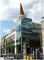 「ドロップ・コーン」 ドイツノイマルクト・イン・デア・オーバープファルツ郡 ケルン(2001年)