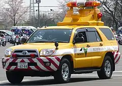 NEXCO東日本の道路維持車両(黄色)