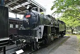 E10 2
