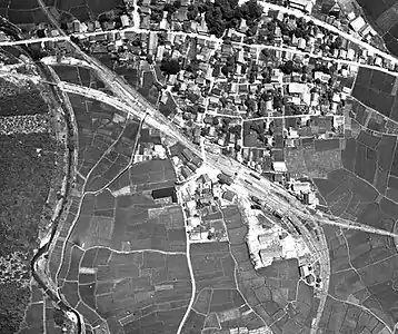 永平寺線があった頃の東古市駅(1948年)帰属:国土交通省「国土画像情報(カラー空中写真)」配布元:国土地理院地図・空中写真閲覧サービス