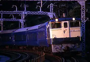 「紀伊」を牽引していた同型のEF65形電気機関車（画像は「銀河」）