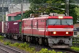 コンテナ貨物列車を牽引するEH800-2号機