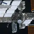 STS-133帰還時に撮影されたESP-3、kuバンドアンテナORUが見える。なお、左にELC-4が、上にELC-2が写っている。