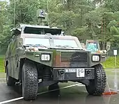 イーグルⅢ砲兵観測車車体上部から観測用マストが突き出ている