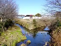北谷津川（左）と念田川（右）の合流地点