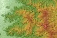越後三山の地形図八海山（中央）越後駒ヶ岳（右上）・中ノ岳（右下）