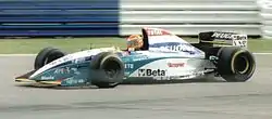 195をドライブするエディ・アーバイン(イギリスGP)