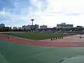 メインスタンドからフィールドを見る