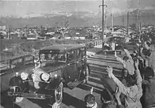 1946年(昭和21年)から1954年(昭和29年)にかけて行われた昭和天皇の戦後巡幸の際の御料車。御料車が沿道の国民と非常に接近した状態で走行することは頻繁で、沿道で振られた旗などで御料車に傷がつくことがしばしばあり、このことはプリンスロイヤル開発時の教訓となる。