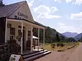 Empire Saloon、アイダホ州カスター（英語版）。1900年頃建築。