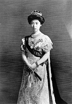 洋装の大正天皇(陸軍正装)と貞明皇后