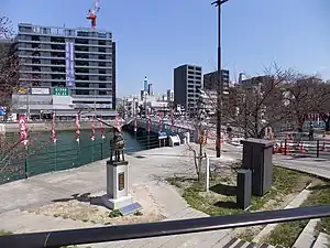 猿猴橋復元の会によって2015年建立されたモニュメント