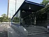 B出入口