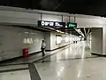 出口D(構内)