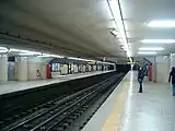 プラットホーム