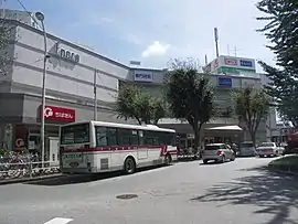 高根公団駅付近