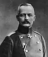 将官の礼装を着るエーリッヒ・フォン・ファルケンハイン