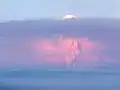 上空へ大量の火山灰などを噴き上げるプジェウエ山