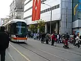 併用軌道を走行する車両(2008年撮影)