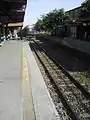 駅に近接する列車 (2016年)