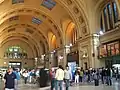 プラサ・コンスティトゥシオン駅構内