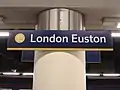 駅名標識
