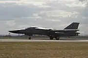 機体側面より