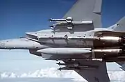 主翼下にAIM-9を4発、胴体下面にAIM-120を4発搭載したF-15C
