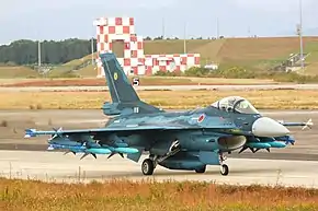 F-2A 53-8535号機(築城基地第6飛行隊所属、2010年撮影)