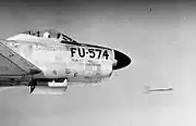 マイティ・マウスを発射するF-86D