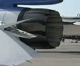 XF-2のエンジン。エアブレーキの構造も確認出来る