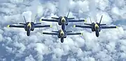 編隊飛行中のF/A-18A