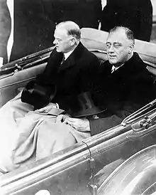 1933年 - 1945年(左から):フーヴァーF・D・ルーズベルト