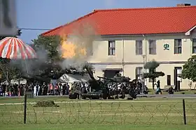 記念式典のFH70による空包射撃(2010年)