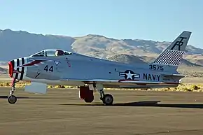 アメリカ海軍で最後まで飛んでいたFJ-4