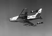 dual Del Mar rig （TDU-10/B 射撃標的器）を翼端に備えた米海軍のFJ-4 フューリー