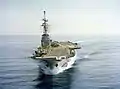 空母フォッシュ艦上のダッソーブレゲー シュペルエタンダールとブレゲー Br.1050 アリゼ(後方)