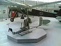 Fa 330(手前側)