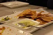 インドのグジャラート州でポピュラーなおやつ、ファフダ(fafda)