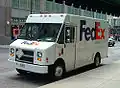 FedExのウォークスルーバン