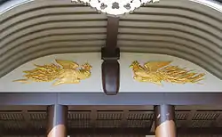 奉安堂の鳳凰