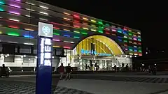 地下化後の新駅舎夜景(2018年)