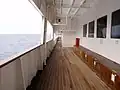 側方デッキ