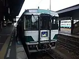 国鉄時代の帯色のキハ185系「剣山」国鉄時代には存在しなかった列車である。