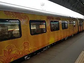 テジャス急行(1等座席車)(2022年撮影)