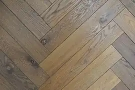 A. ヘリンボーン張り