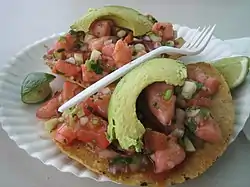 エビのセビチェのトスターダ（メキシコ）